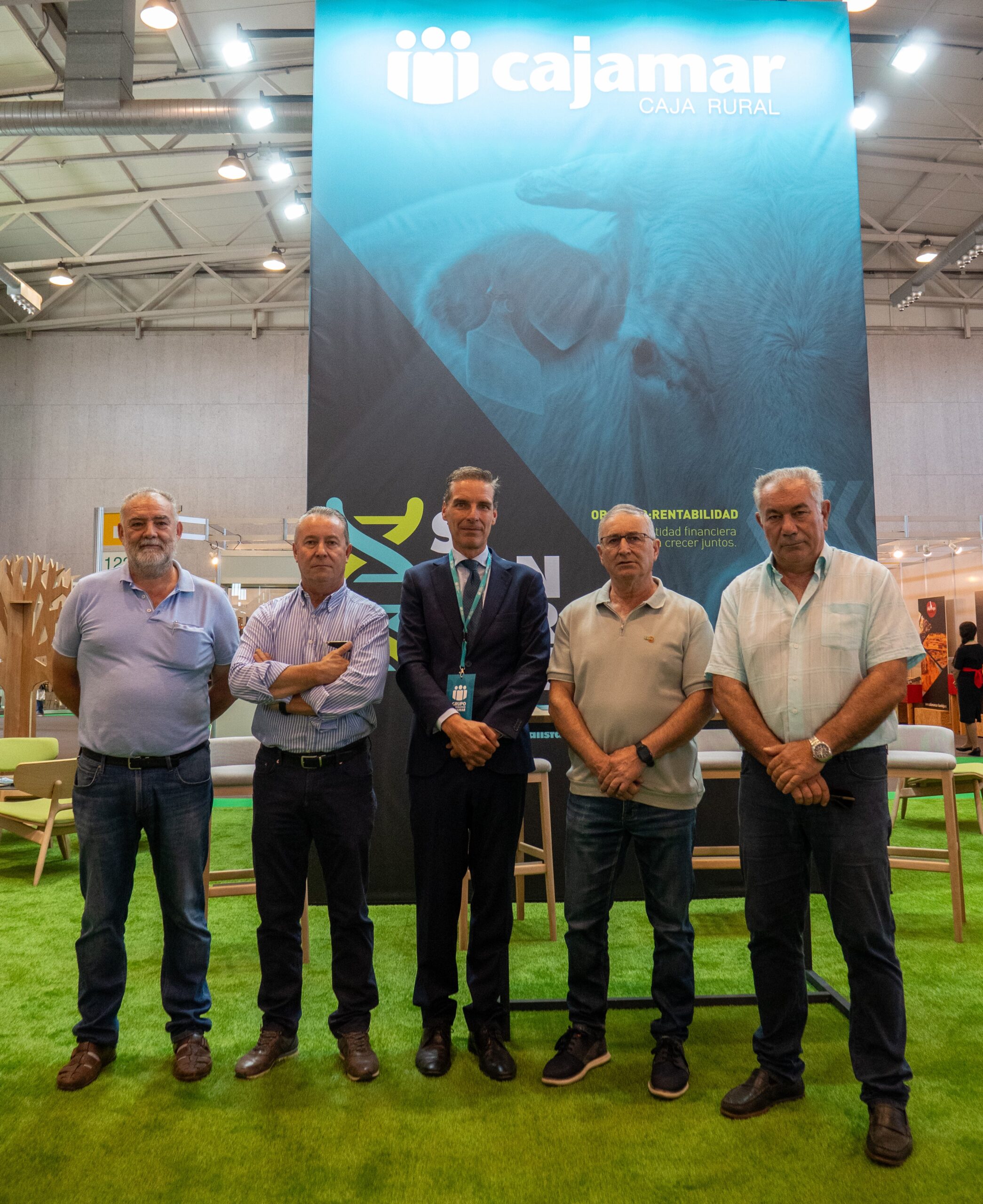 Cajamar y las organizaciones agrarias de Castilla y León financiarán inversiones del sector agrícola