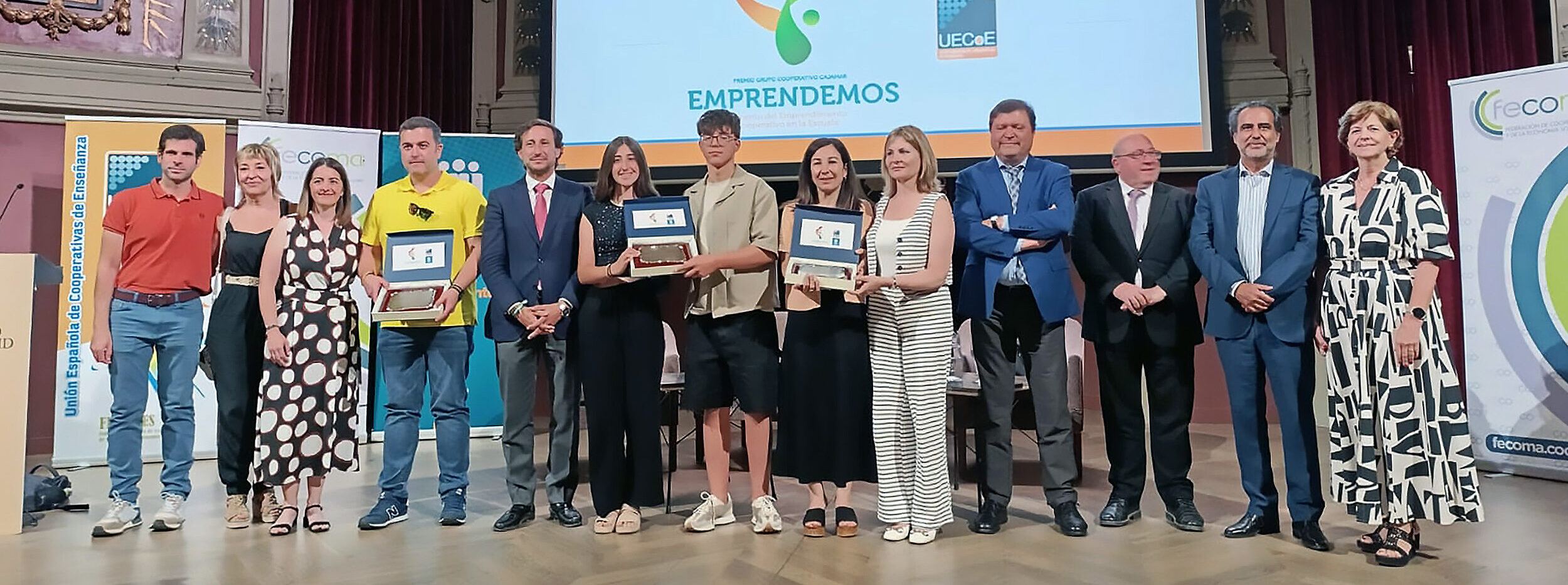 UECoE y Cajamar entregan a tres colegios de Madrid, Alicante y Barcelona los premios por fomentar el emprendimiento cooperativo en su alumnado