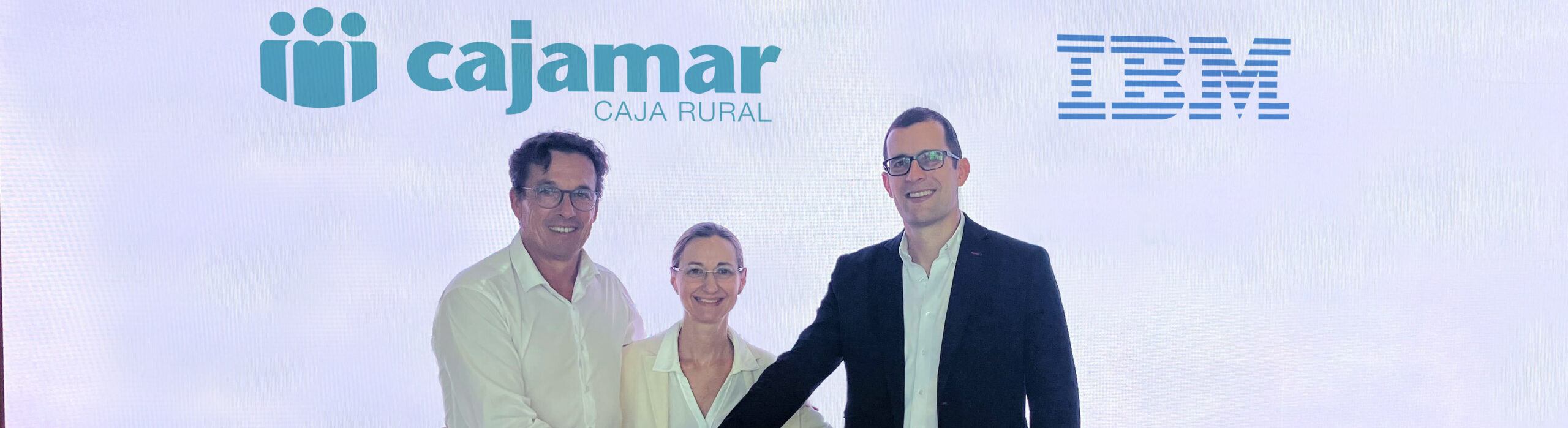 Grupo Cajamar e IBM sellan una alianza estratégica para impulsar su innovación y potenciar su eficiencia operativa con la arquitectura híbrida de IBM y su plataforma de IA generativa IBM watsonx