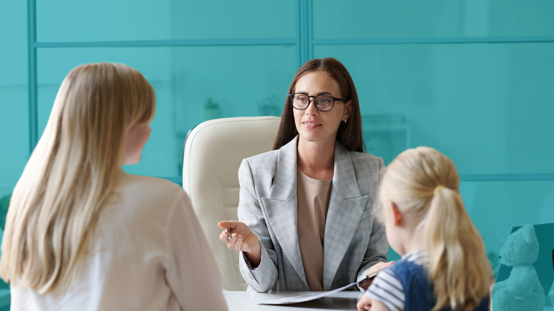 Las 4 preguntas que los padres tienen que hacer en una reunión con los profesores