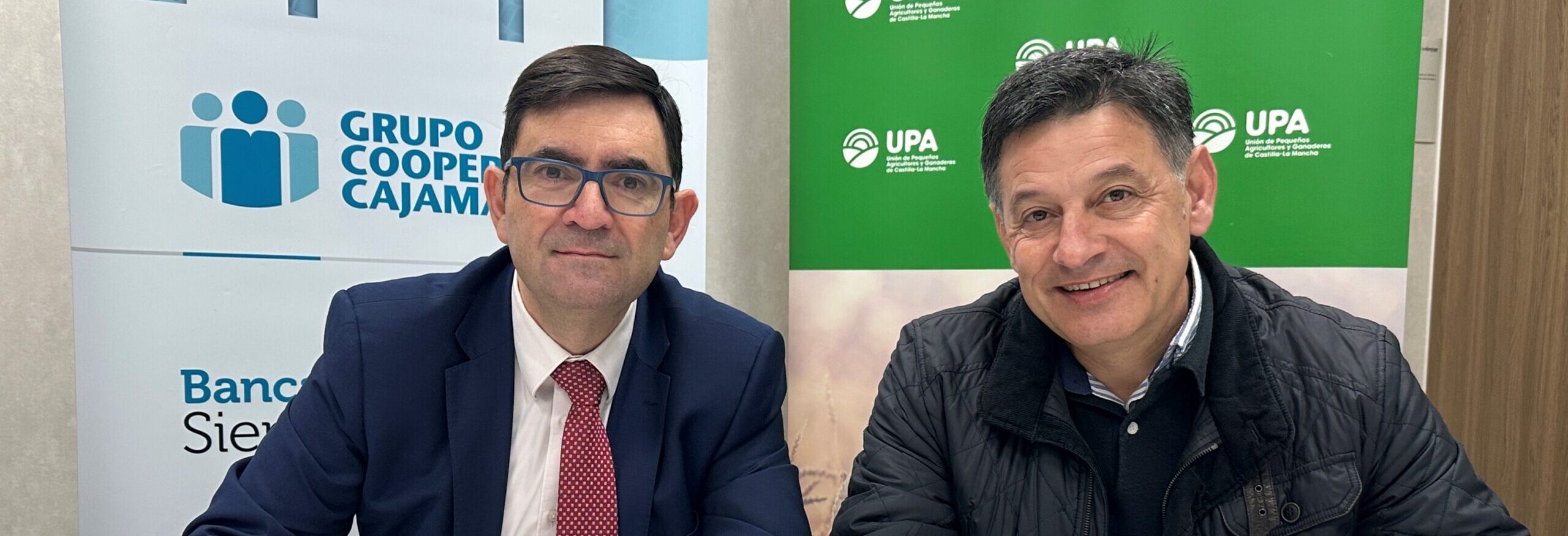 Cajamar firma un convenio con UPA Castilla-La Mancha para ayudar a agricultores y ganaderos
