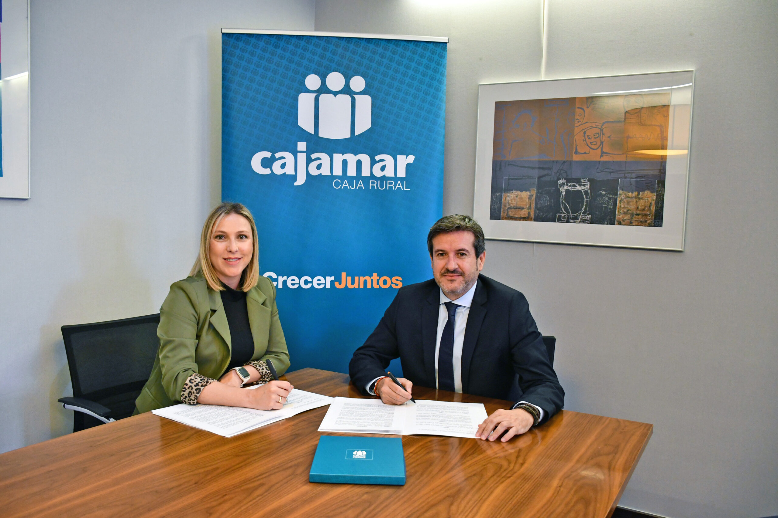 Cajamar y el Colegio de Farmacéuticos de Almería renuevan su compromiso con el desarrollo de los profesionales de la farmacia en la provincia