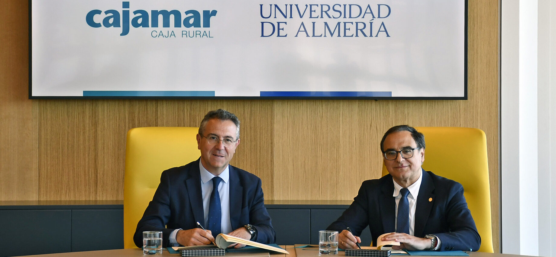 Cajamar y la Universidad de Almería aúnan sinergias para convertir la provincia en referente tecnológico agroalimentario