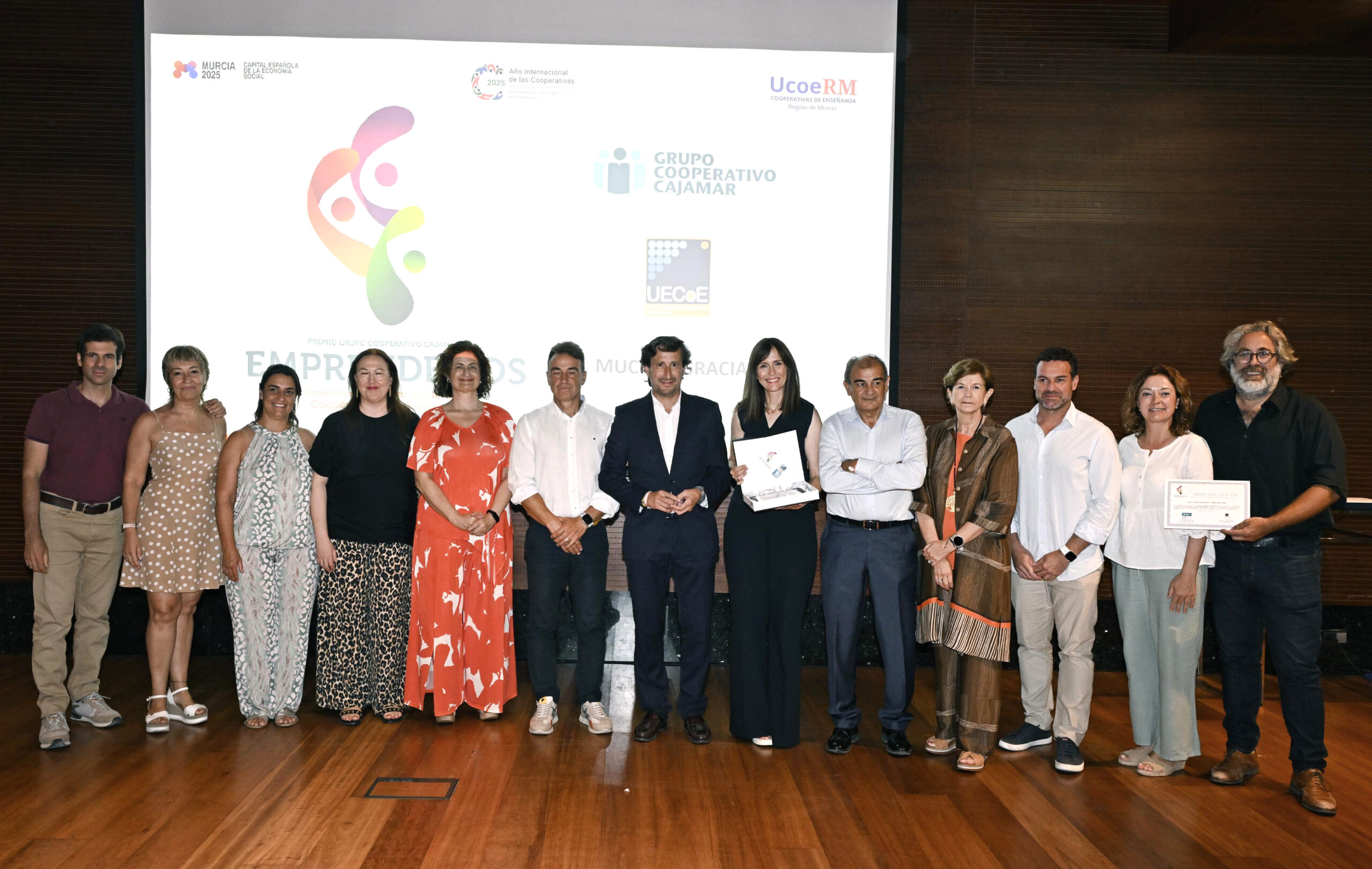 UECoE y Grupo Cajamar celebran la entrega de los premios “Emprendemos”