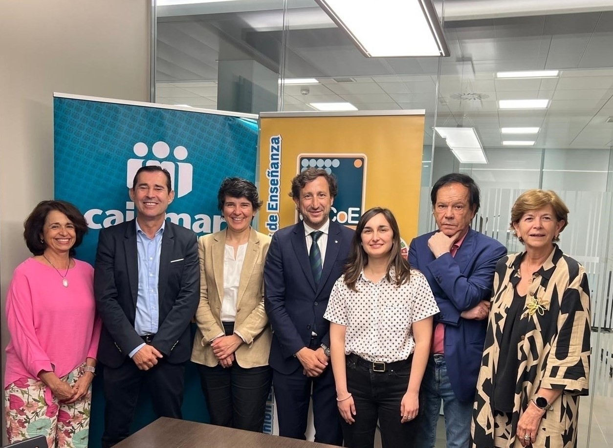 UECoE y Grupo Cajamar premian la cultura emprendedora en la escuela