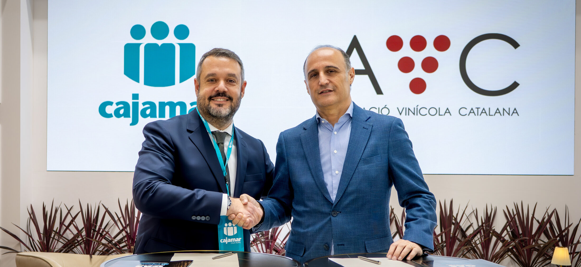 Cajamar suscribe acuerdos con la Associació Vinícola Catalana, la D.O. Pla de Bages,la D.O. Binissalem Mallorca y la D.O. Rueda en la BWW