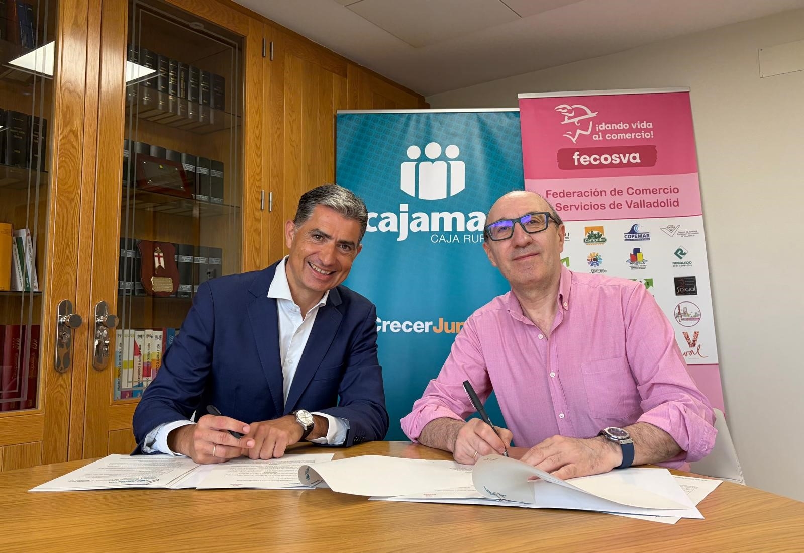 Cajamar refuerza su apoyo al comercio local y rural de Valladolid mediante un acuerdo de colaboración con FECOSVA