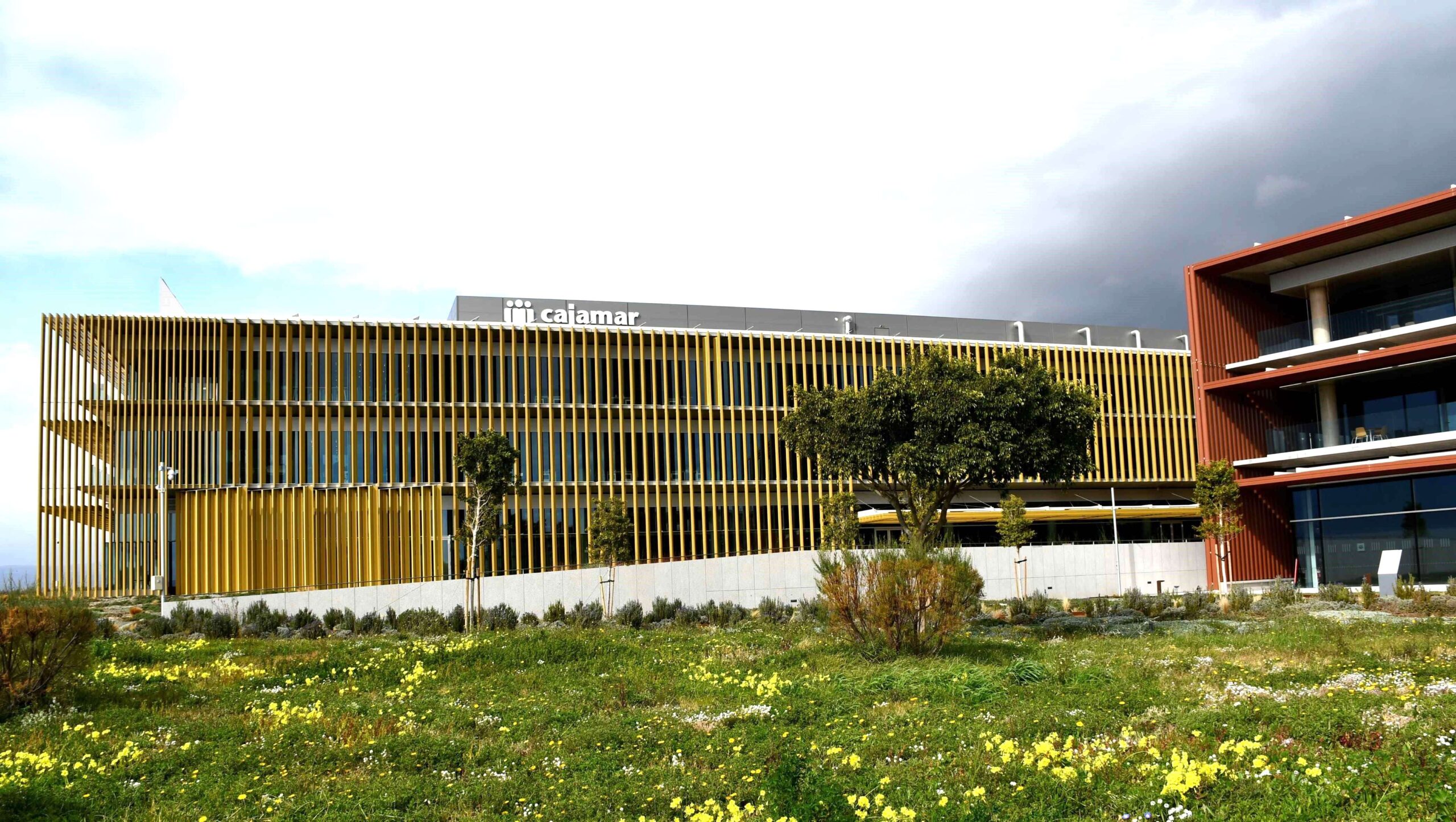 Grupo Cajamar gana 193 millones, un 8,5 % más, en el primer semestre por el crecimiento de la actividad comercial