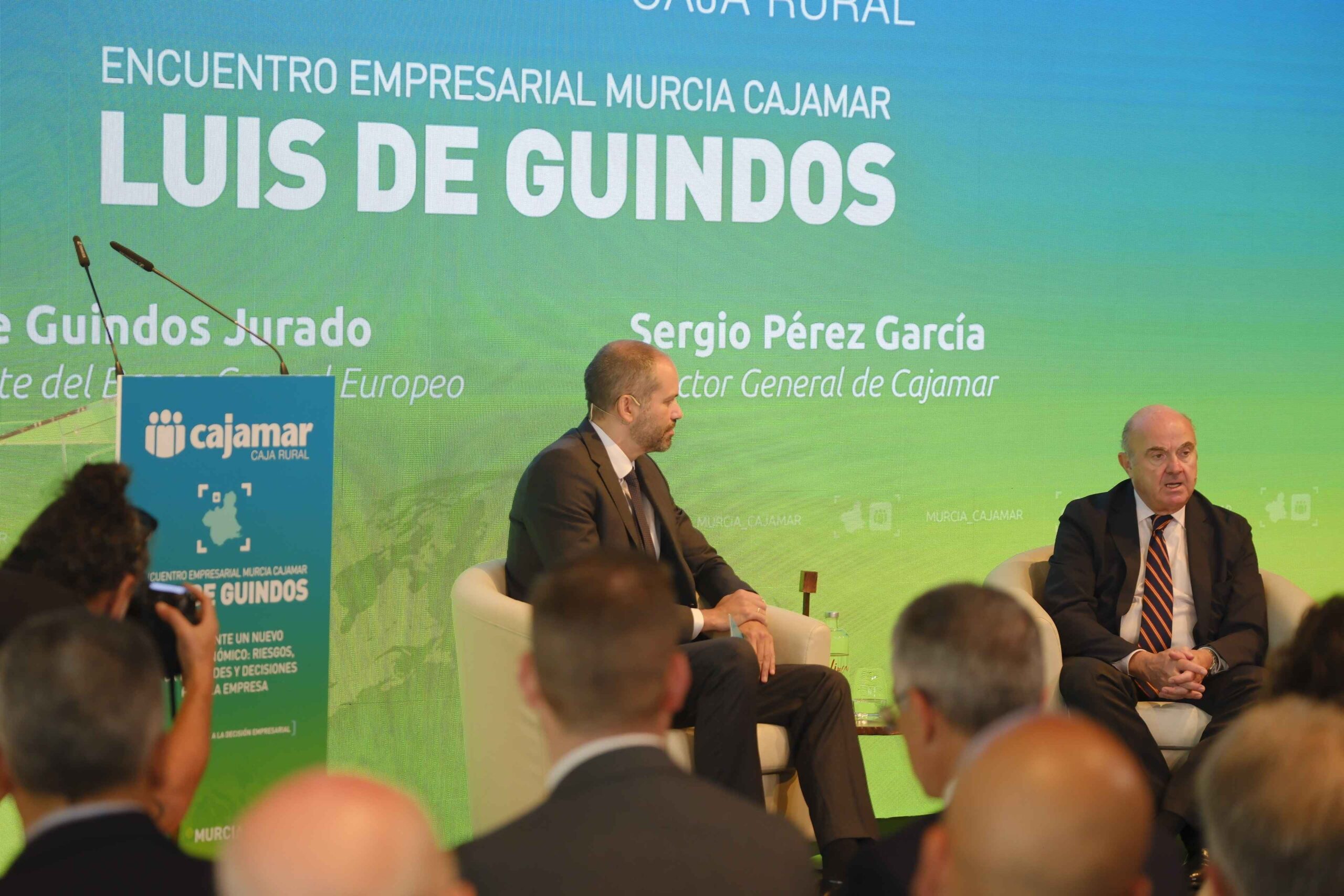 De Guindos destaca la resiliencia del tejido empresarial español en el Encuentro Empresarial Murcia Cajamar